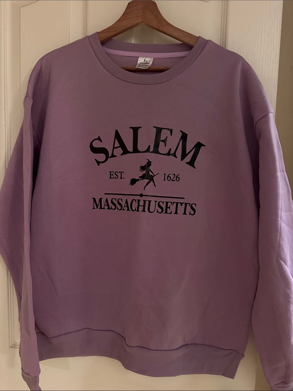 Unbranded Lavender 'Salem Massachusetts' Crewneck Sweatshirt